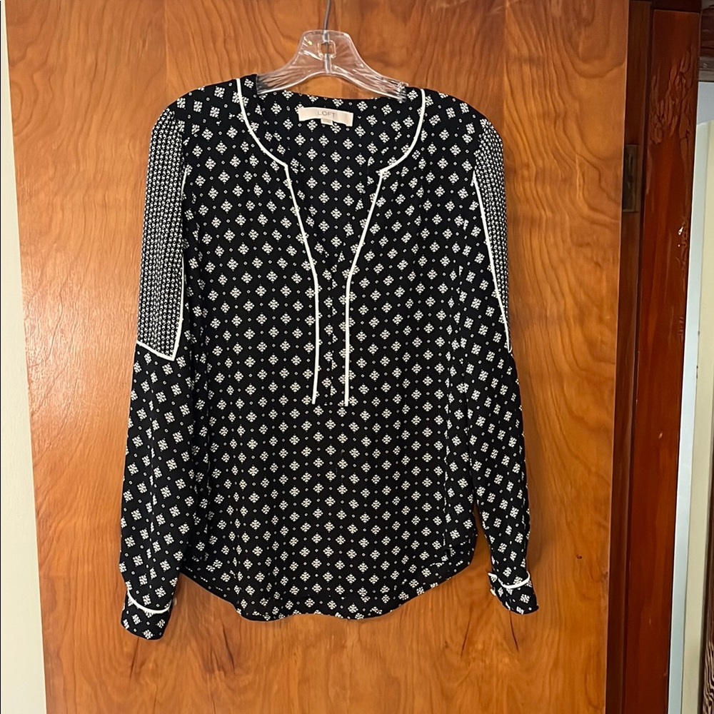Black and White Patterned Women's Top
